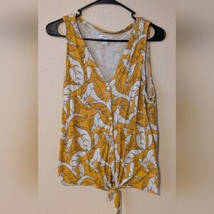 Nine West Yellow and White Feather Print Top